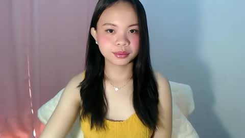 Snapshot of xo_worth_it chatting on 04/18/26, 11:05 nathalie online show from 04/18/26, 11:05