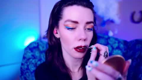 Bella Bondai online show from 10/24/25, 03:03