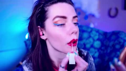 Bella Bondai online show from 11/11/25, 03:17