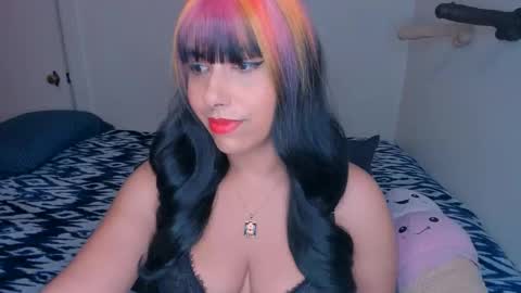 Snapshot of xocurvyrae chatting on 12/18/24, 12:54 Rae online show from 12/18/24, 12:54