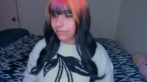 Snapshot of xocurvyrae chatting on 02/19/25, 03:39 Rae online show from 02/19/25, 03:39