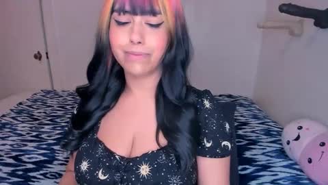 Snapshot of xocurvyrae chatting on 02/24/25, 01:46 Rae online show from 02/24/25, 01:46