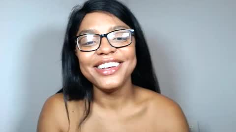 Snapshot of xoeewinters chatting on 12/16/25, 01:38 Xoee Winters online show from 12/16/25, 01:38