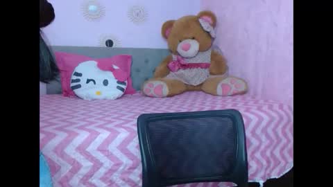 Snapshot of xoxo_melany chatting on 11/25/25, 12:16 melany online show from 11/25/25, 12:16