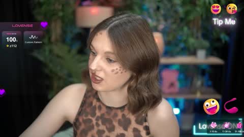 xoxo_molly online show from 10/31/25, 08:10