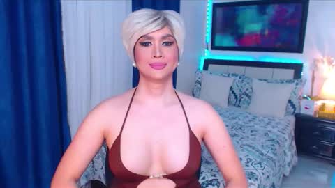 Snapshot of xplaymateamandax chatting on 02/07/26, 02:48 amanda online show from 02/07/26, 02:48