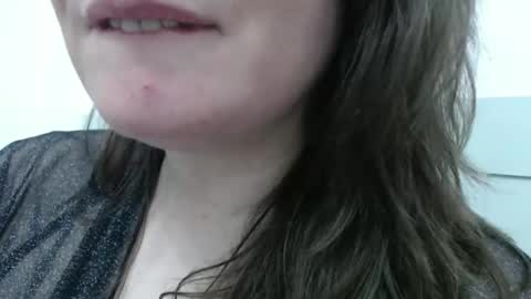 Snapshot of xprensesxx chatting on 12/18/25, 10:05 xprensesxx online show from 12/18/25, 10:05