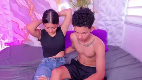 Snapshot of xqueen_of_pleasurex chatting on 03/02/26, 12:23 sara and thiago online show from 03/02/26, 12:23