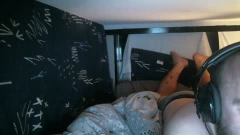 Snapshot of xredchestedx chatting on 01/09/25, 09:06 Red online show from 01/09/25, 09:06