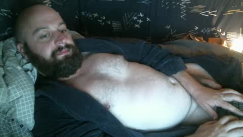 Snapshot of xredchestedx chatting on 02/08/25, 01:44 Red online show from 02/08/25, 01:44