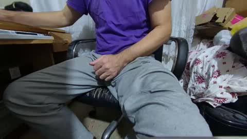 Snapshot of xrokettt chatting on 10/15/25, 10:43 xrokettt online show from 10/15/25, 10:43