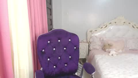 Snapshot of xsexyninedollx chatting on 05/21/26, 12:28 Cleo de nile online show from 05/21/26, 12:28