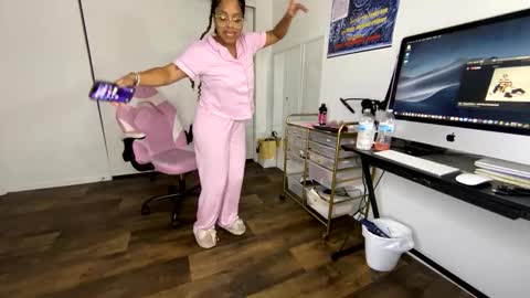 xStarGazingx online show from 09/10/25, 07:58