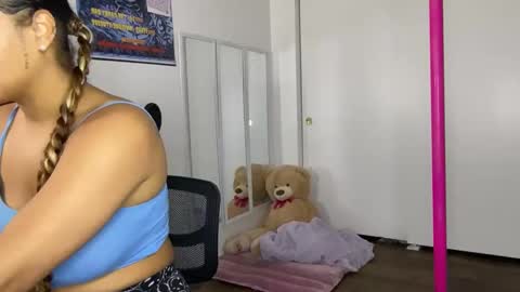 xStarGazingx online show from 10/14/25, 08:31