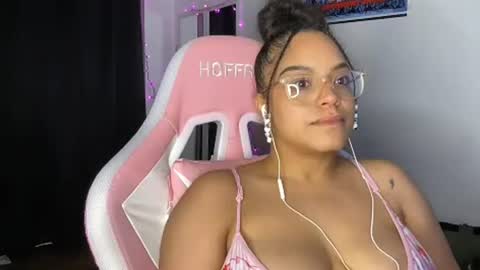 xStarGazingx online show from 06/20/26, 10:12