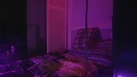 Snapshot of xstay_coldx chatting on 02/08/25, 07:04 Johnny online show from 02/08/25, 07:04