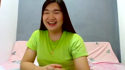 Snapshot of xsweetiemajax chatting on 10/13/25, 01:22 HI IM PAULINE online show from 10/13/25, 01:22