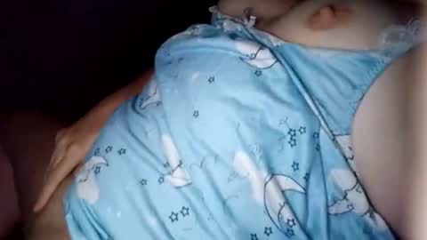 Snapshot of xsweetxgirl27x chatting on 10/22/25, 04:02 xsweetxgirl27x online show from 10/22/25, 04:02