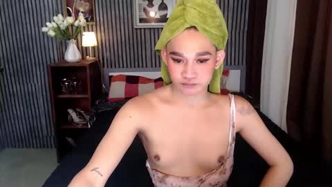 xtspetitehugecock online show from 05/05/26, 06:10