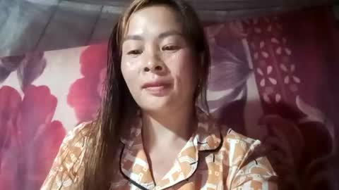 Snapshot of xuxulove00 chatting on 09/15/25, 11:32 xuxulove00 online show from 09/15/25, 11:32