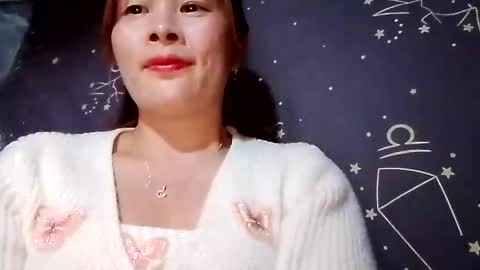 Snapshot of xuxulove00 chatting on 11/23/25, 11:54 xuxulove00 online show from 11/23/25, 11:54