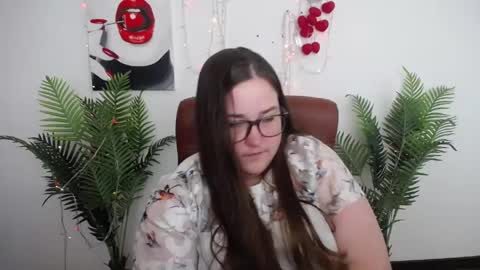 Snapshot of xx_daniella_xx chatting on 05/13/26, 06:44 xx daniella xx online show from 05/13/26, 06:44