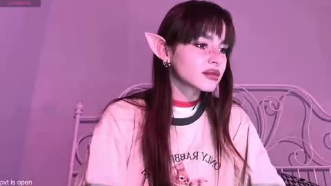 Snapshot of xx_lily chatting on 12/16/25, 10:37 Lily online show from 12/16/25, 10:37