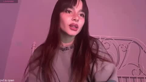 Snapshot of xx_lily chatting on 12/18/25, 09:43 Lily online show from 12/18/25, 09:43