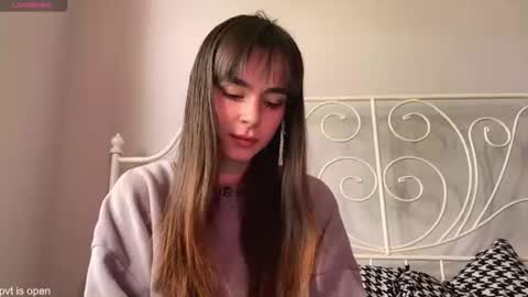 Snapshot of xx_lily chatting on 06/25/26, 11:26 Lily online show from 06/25/26, 11:26
