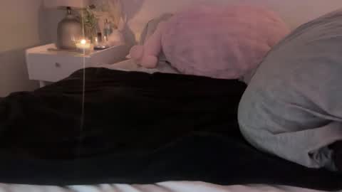 Snapshot of xx_lily_xx2 chatting on 05/16/26, 07:45 Lily online show from 05/16/26, 07:45