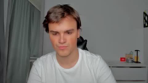 Snapshot of xx_raul_xx_ chatting on 09/20/25, 12:11 raul online show from 09/20/25, 12:11