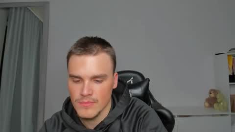 Snapshot of xx_raul_xx_ chatting on 12/03/25, 09:02 raul online show from 12/03/25, 09:02