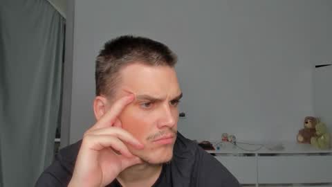 Snapshot of xx_raul_xx_ chatting on 12/04/25, 09:07 raul online show from 12/04/25, 09:07