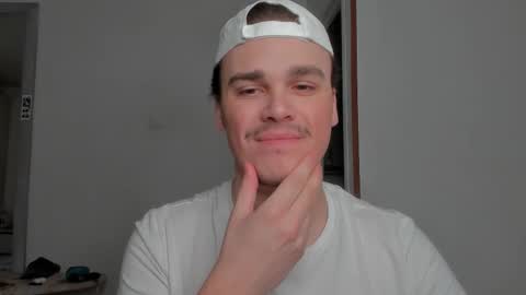 Snapshot of xx_raul_xx_ chatting on 03/21/26, 05:12 raul online show from 03/21/26, 05:12