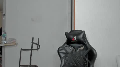 Snapshot of xx_raul_xx_ chatting on 03/29/26, 08:20 raul online show from 03/29/26, 08:20