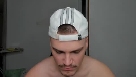 Snapshot of xx_raul_xx_ chatting on 04/03/26, 05:16 raul online show from 04/03/26, 05:16