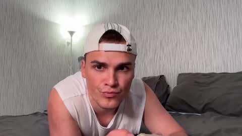 Snapshot of xx_raul_xx_ chatting on 07/14/26, 12:22 raul online show from 07/14/26, 12:22