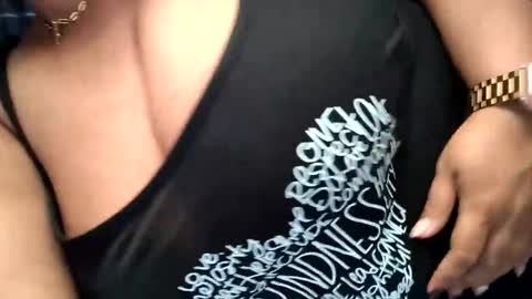 Snapshot of xxboobsiexx chatting on 10/21/25, 02:23 xxboobsiexx online show from 10/21/25, 02:23