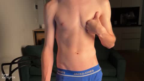 Snapshot of xxevilfox chatting on 03/27/26, 08:37 Fox online show from 03/27/26, 08:37