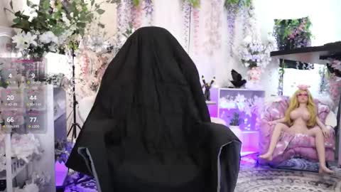 Haylee Marie  online show from 12/19/25, 12:06