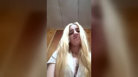 Snapshot of xxjessiebugxx chatting on 07/08/26, 04:17 xxjessiebugxx online show from 07/08/26, 04:17