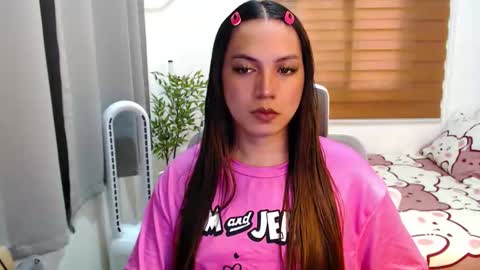 Snapshot of xxjulielovesyouxx chatting on 01/17/26, 09:03 July online show from 01/17/26, 09:03