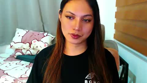 Snapshot of xxjulielovesyouxx chatting on 02/05/26, 02:22 July online show from 02/05/26, 02:22