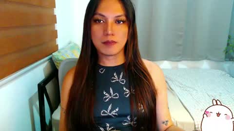 Snapshot of xxjulielovesyouxx chatting on 04/12/26, 03:28 July online show from 04/12/26, 03:28