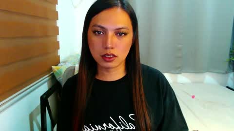 Snapshot of xxjulielovesyouxx chatting on 04/16/26, 03:57 July online show from 04/16/26, 03:57