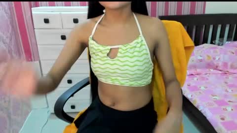 Snapshot of xxkayjeanxx chatting on 03/24/26, 12:21 Aya online show from 03/24/26, 12:21