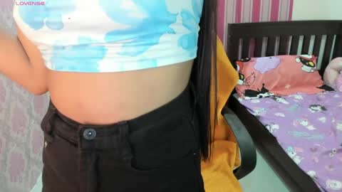 Snapshot of xxkayjeanxx chatting on 04/13/26, 11:37 Aya online show from 04/13/26, 11:37
