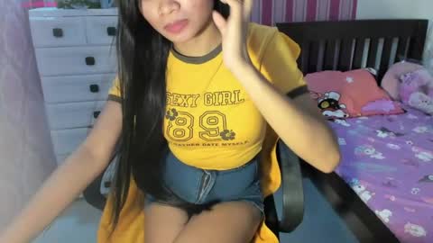 Snapshot of xxkayjeanxx chatting on 04/15/26, 12:01 Aya online show from 04/15/26, 12:01