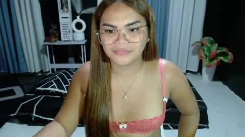 Snapshot of xxkylie_smithxx chatting on 04/26/26, 05:32 Kylie Smith online show from 04/26/26, 05:32