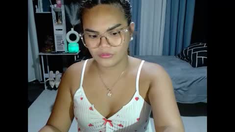 Snapshot of xxkylie_smithxx chatting on 05/07/26, 05:18 Kylie Smith online show from 05/07/26, 05:18
